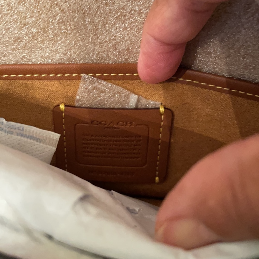 New Coach crossbody light beige 18-20 inches drop. - Picture 6 of 12